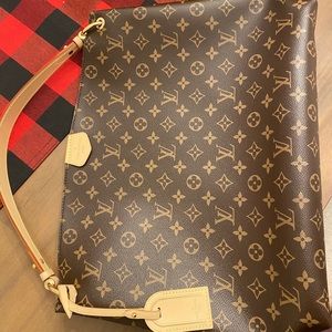 Louis Vuitton Graceful MM: Beige interior